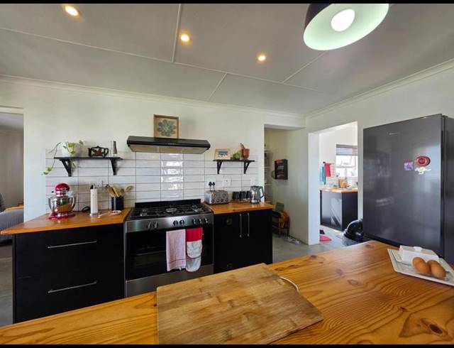 2 BEDROOM HOUSE FOR SALE IN LAMPIESBAAI
